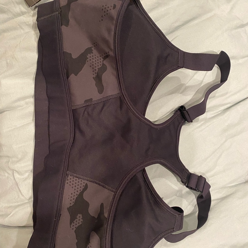 Under Armour  sports bra